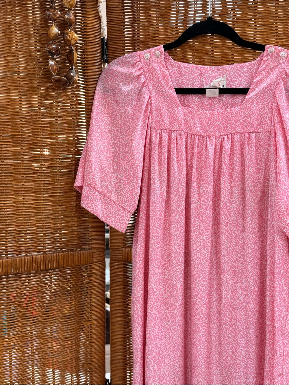 Vintage Sidan Hawai’i Pink Square-Neck Puff Sleeve Casual Mu’u Style Dress
